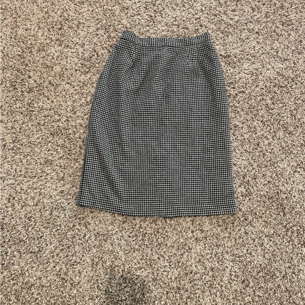 Classic Houndstooth Pencil Skirt - Black & White